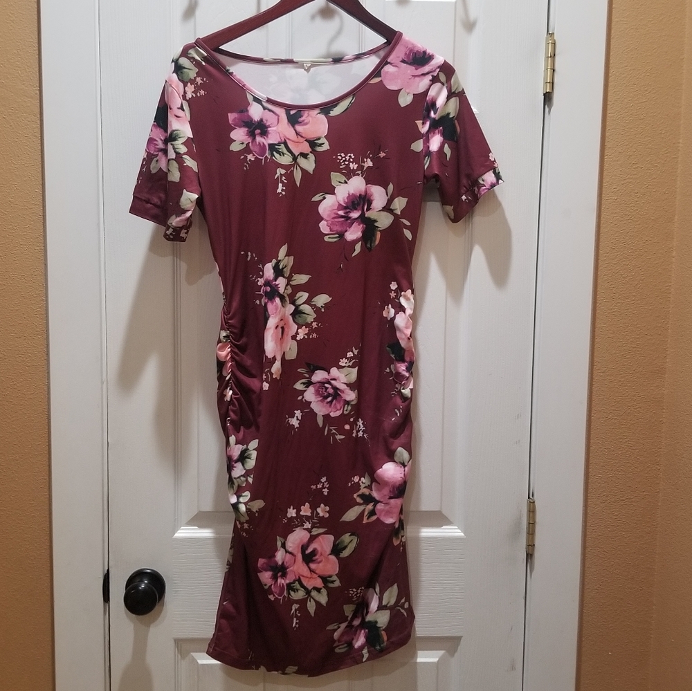 4 maternity dresses size M